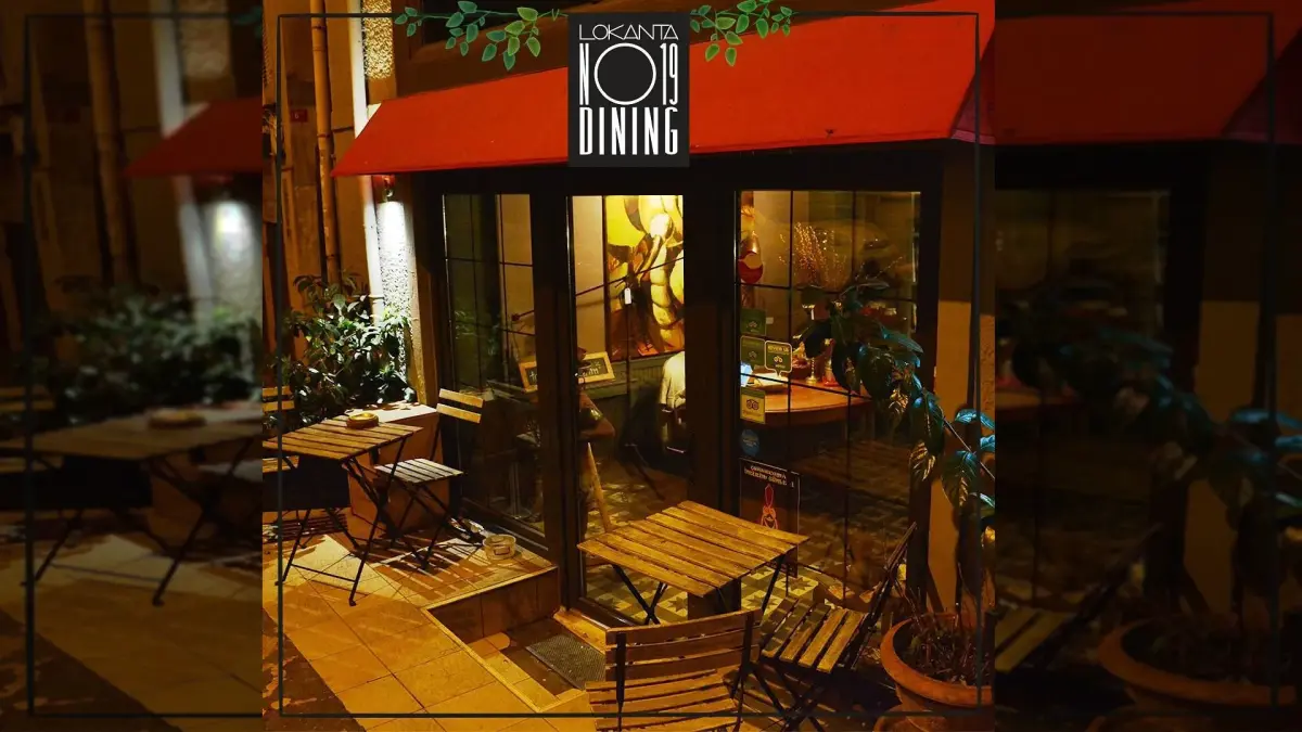 No 19 Dining Slide 1